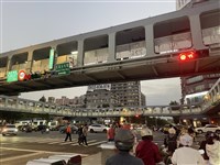 北市新生和平天橋11/4封閉 居民盼市府緩拆再議