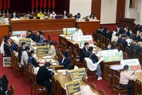 民進黨質疑財劃法會議無效 陳玉珍反批胡說八道