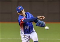 12強賽黃子鵬兩腿「縮起來」抽筋退場 感謝林凱威兼抱歉