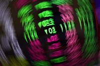 台股盤中紅翻黑 23000點附近震盪整理