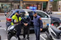 新莊翁疑不捨老伴病情惡化  推她墜樓亡後投案