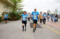 穿戴義肢跑完馬拉松5K 58歲女圓夢籲永不放棄希望