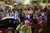 反對修正選罷法等3法 2萬餘青鳥立院旁聚集