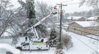 美強烈冬季風暴後又逢嚴寒 恢復電力清理道路更艱難