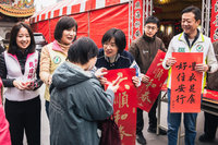 蘇巧慧與總統副總統聯名春聯 接雲寺放送受歡迎