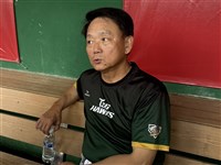 洪一中看見球員更自信 雄鷹喊「翅膀硬了」拚季後賽