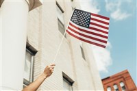 紐時：川普政府加速撤銷歸化美籍公民行動