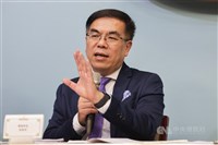 彭啓明：媒體推動碳盤查不多  5隻手指算得出來