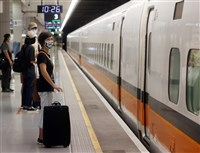 高鐵燈會期增班 假日每15分南下北上各1班停靠桃園