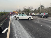 國道1號6車連撞2死者遭拋出車外 疑為外籍人士