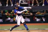 經典賽資格賽張育成敲二壘打、陳文杰適時安打 台灣2比0南非