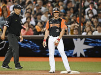 火腿交流賽新庄剛志拜託餅總 陳傑憲第5局代跑引歡呼