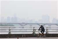 擴散條件差13測站拉警報 彰化至台南空品亮紅燈