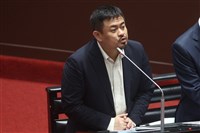 立委提育嬰留停擴大適用 洪申翰：研議如何更彈性化