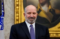 美商務部長矢言阻止中國取得美國晶片 強調台灣重要性