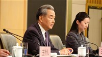 王毅見韓國外長趙兌烈 中方：堅持中韓睦鄰友好