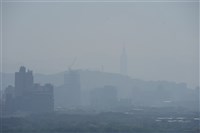 北市環保局：空氣品質恐亮紅燈 外出建議戴口罩