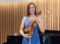 巴拉娜斯熱愛小提琴 年少街頭演出追音樂夢