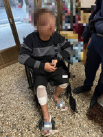 男偷錢逃逸車禍骨折 彰化警逮人見坐輪椅