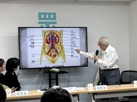柯文哲傳血尿腎結石 老師謝炎堯願任醫療小組召集人