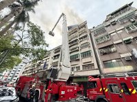 新北深坑民宅加蓋鐵皮屋火警 疏散21人無傷亡