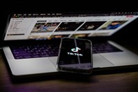 美媒指考慮加入投資團體收購TikTok 沃爾瑪否認