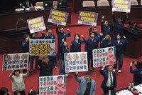 藍：最快11日處理警察人事覆議案