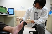 台中男驚見鞋子滲血 嚴重糖尿病足潰瘍