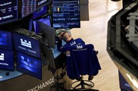 美股開低 輝達股價因美國新晶片出口管制挫跌