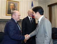 美聯：川普措辭雖嚴厲、美國會照挺台 兩黨參議員訪台表支持