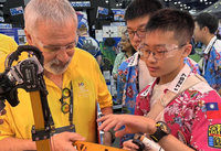 台灣溪南國中穿客家衫出戰世界機器人冠軍賽 奪最佳表現獎