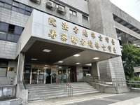 淡水男涉以門簾勒斃父親 士院判刑16年