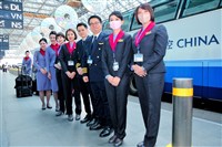 空服員服儀規範發布 3大國籍航空褲裝陸續上線