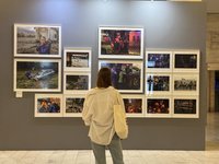 捷克新聞攝影展回顧年度大事 聚焦校園槍擊與洪災