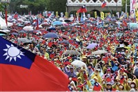 遭質疑動員移工上凱道 鄭正鈐駁斥強調無移工參與