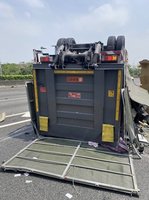 國1南下北斗段 小貨車變換車道釀車禍