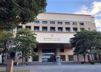 合梯鏽蝕致嘉義工人墜落身亡 雇主和解獲緩刑