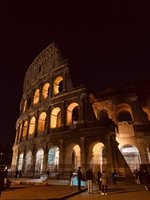 羅馬競技場驚悚意外  居台美國男子爬欄杆遭刺重傷