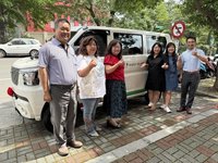 許妥6子女捐車南投家扶中心  延續亡母善心