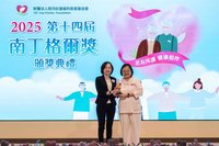 最棒的國際護師節禮物 高醫2護理師獲獎