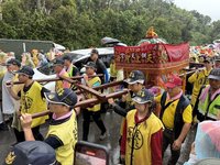 白沙屯媽祖換乘8人大轎 午後回宮最後一哩路[影]