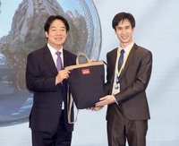 見圓夢基金獲選青年 總統：為孩子裝上逐夢翅膀