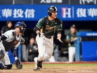 王柏融敲超前安助雄鷹勝悍將 成洪一中生日禮物
