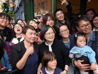 蔡英文化身觀光大使推台灣美食與旅遊 民眾卡位爭見面