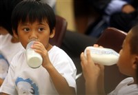 北市生生喝鮮奶 規劃納入未上學幼生
