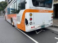 北市南港區小貨車碰撞公車 幸無人傷、肇責待查