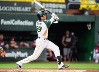 郭阜林敲超前二壘打助雄鷹奪勝 戰績緊追桃猿