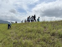 把原生植物種子帶回太魯閣  在地學生參與採集