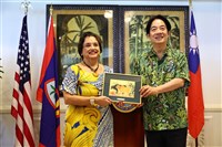 去年高規格接待賴總統過境 關島總督古蕾露首度訪台