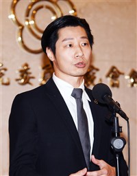 語言能力遭疑不適任 林昶佐：8年時間在芬蘭語環境